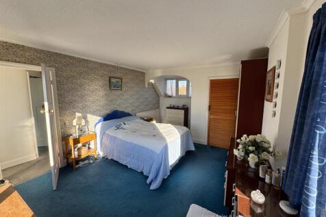 86 Harborough Rd Desborough-13.jpg