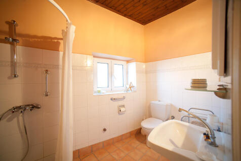 1st floor bathroom
