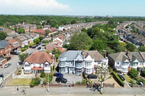 Aldersbrook Road, E12