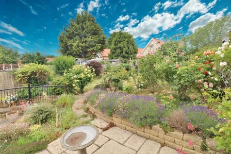 REAR GARDEN -