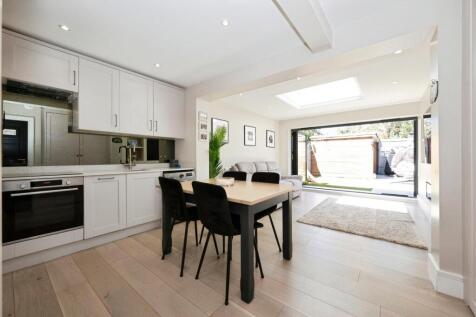 Kitchen/Dayroom