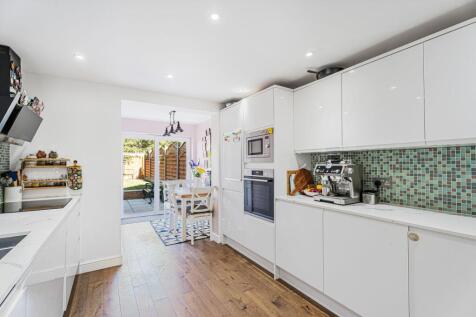 Kitchen/Dining area