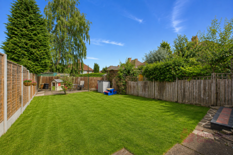 Garden photos - 39 Ivy Road