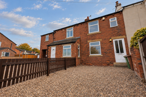 Autumn Brick Terrace with Gravel Yard