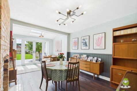 CAM03778G0-PR0235-STILL007