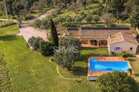 villa with pool next to Saint-Tropez