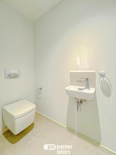 Cloakroom/wc