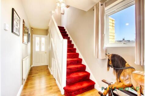 ENTRANCE HALL (HOUSE)