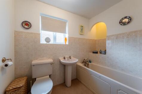 14 Trafalgar Close-027.JPG