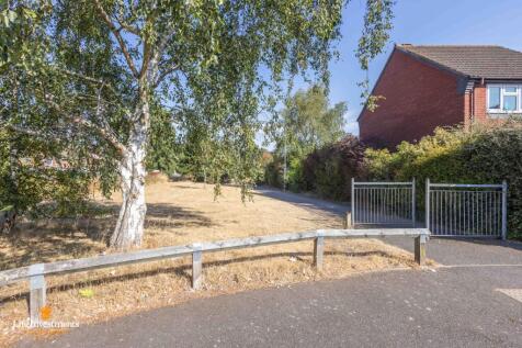 Surrounding Walkway
