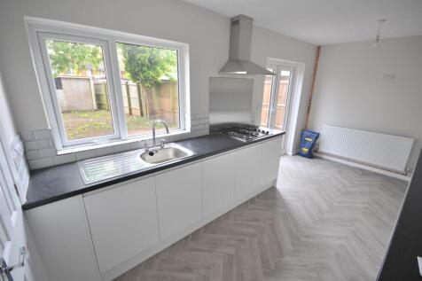 Kitchen #.JPG