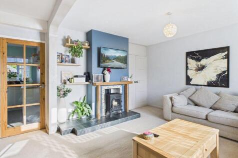 Sitting room towards fireplace