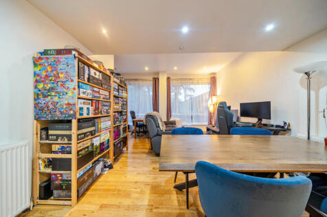 1373566-22-690a38...