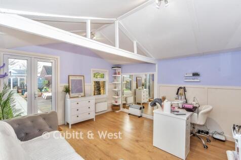 Workshop/Outbuildings