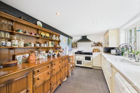 CAM01995G0-PR0326-STILL029