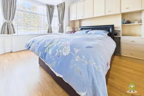 CAM01543G0-PR0159-STILL046