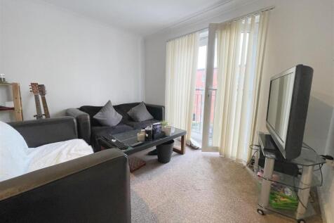 Well presented large one bedroom one bathroom apartment in Qube development. Property is located conveniently close to Brindleyplace, and transport links to Birmingham City centre. This upper floor ap