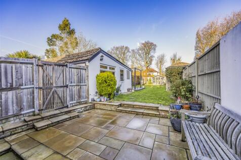 28 Silvester Road, Cowplain-PorticoMarketing-SoldB