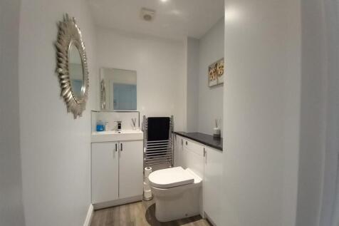 2 Maine Close WC.jpg