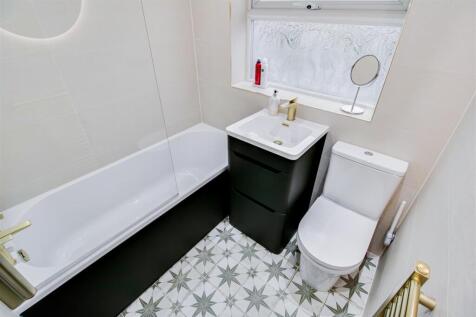 BATHROOM/W.C.