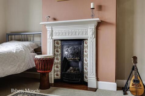 17 Bedroom Fireplace.jpg