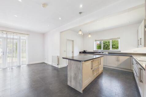 Kitchen/Dining Area