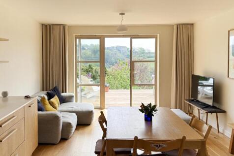 Living/Dining/Kitchen: