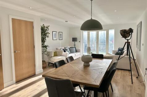 Living/Dining Room