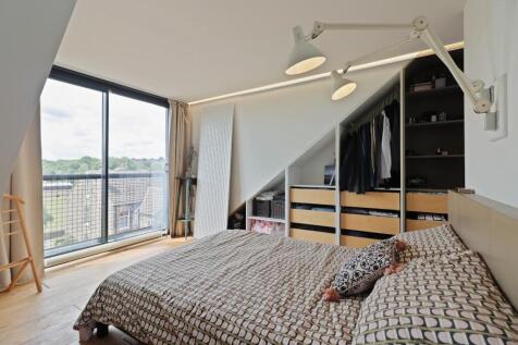 OCCASIONAL BEDROOM