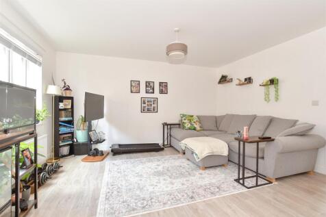 Lounge/Kitchen