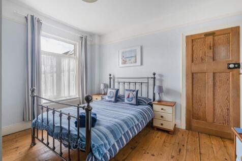 27 Bedroom