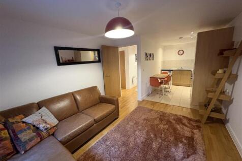 A modern ground floor apartment in the Northern Angel development which is situated on the edge of the Northern Quarter and is conveniently located for public transport, shops, local bars and restaura