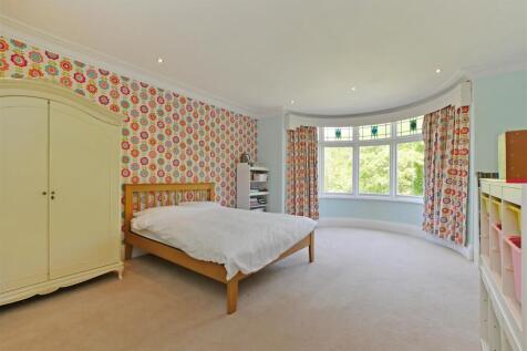 8 bed, 5 bath Detached in Sheffield - Photo 16