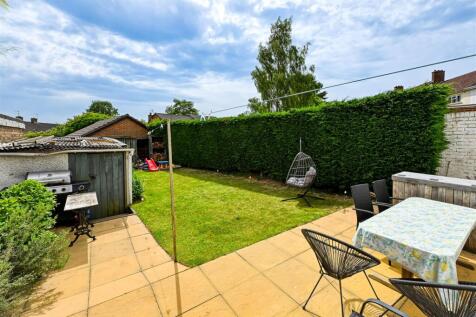 13 Deansfield Close-2.jpg