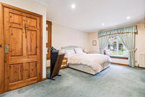 4 bed, 4 bath Detached in Glasgow - Photo 28
