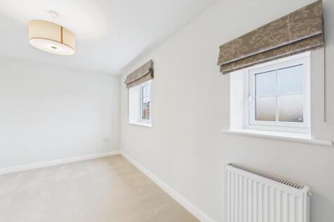 Annesley-Master-Bedroom (3).jpg