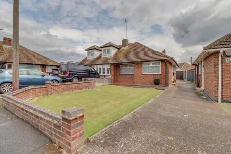 61 LUCERNE WALK WICKFORD-10.jpg