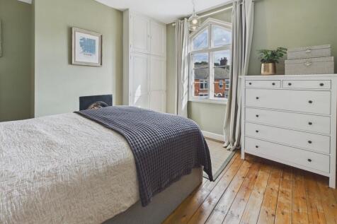 CAM04273G0-PR0157...