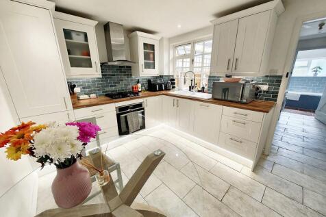 Kitchen / Breakfast Room