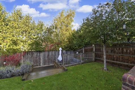 10-Probyn-Close-20.jpg