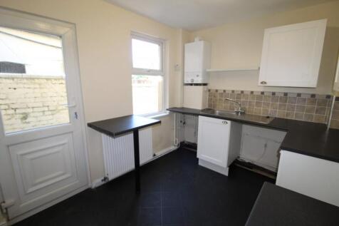AVAILABLE WITH ZERO DEPOSIT OPTION - please speak to our team for more information. We are delighted to present this well presented three-bedroom mid-terrace home, offering spacious and contemporary a