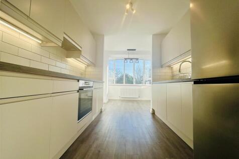 Kitchen 1.jpeg