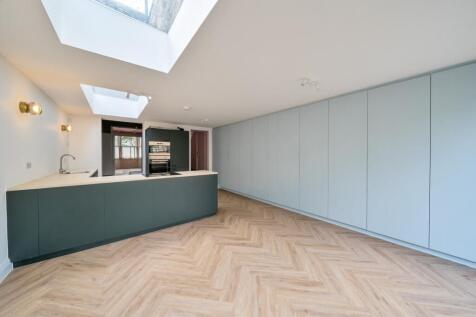 1376205-3-6909dcd...