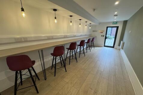 Park Central Communal Work Station.jpeg