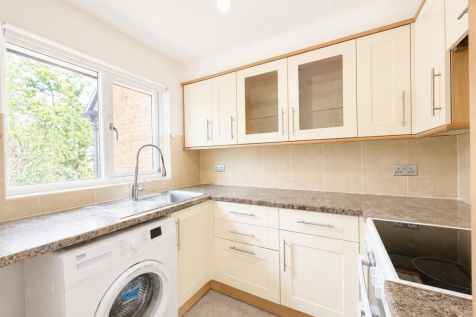 Available to rent immediately is this beautifully presented and modernised two-bedroom split-level maisonette, offering approximately 717 sq. ft. of bright and well-proportioned accommodation. The pro
