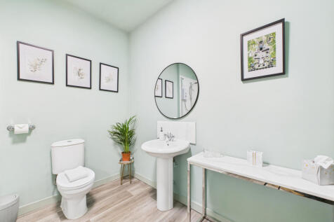 CAM03185G0-PR0112-STILL005