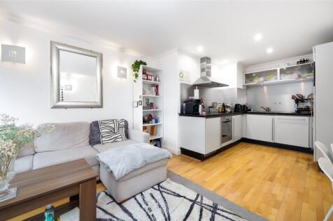 Available August 2026. A smart one-bedroom apartment positioned on the 1st floor of this well-maintained building with a lift and concierge. Accommodation comprises: reception room with wood floors, o
