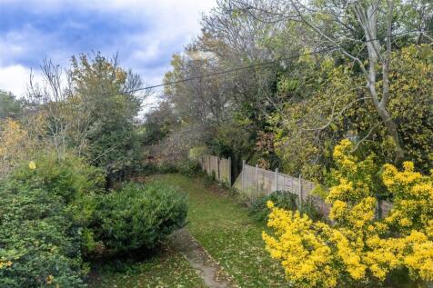 209 Manor Road, Chigwell, IG7 4JY
