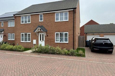 4 Bedroom House in IP16 4WW