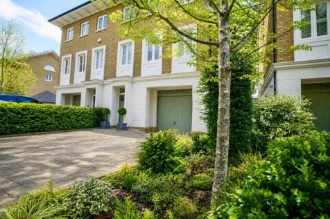 Stunning Three Bedroom Town House - Alderley Park
